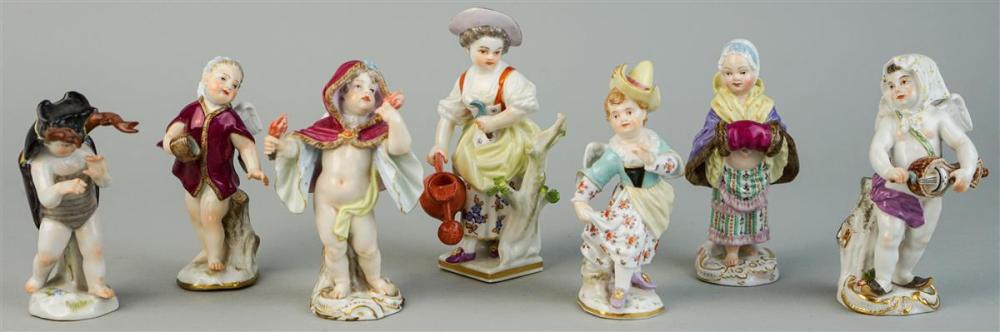 GROUP OF SMALL MEISSEN FIGURESGROUP 313c4b