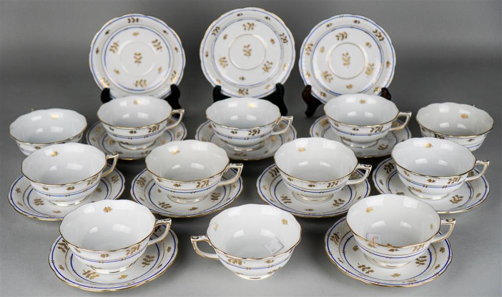 SET OF 12 HEREND FOOTED CUPS AND 313c65