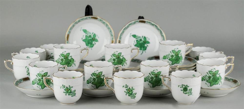 SET OF 16 HEREND GREEN 'CHINESE