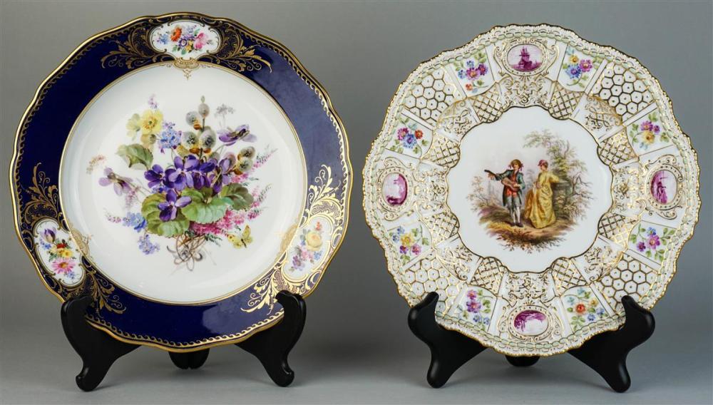 TWO MEISSEN CABINET PLATESTWO MEISSEN 313d50