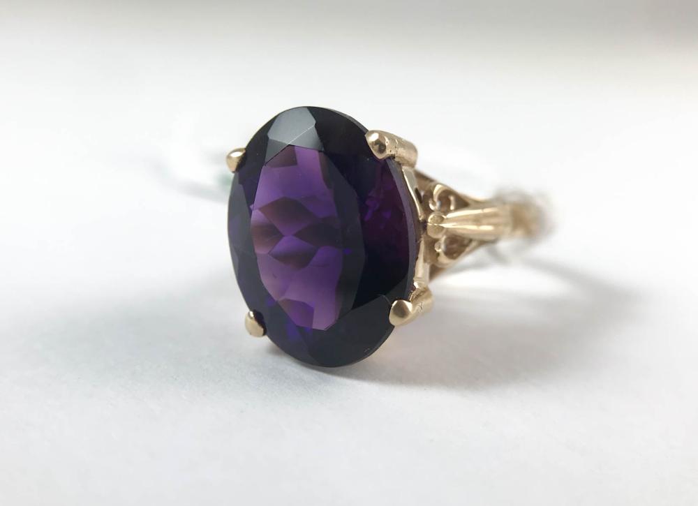 AMETHYST AND FOURTEEN KARAT GOLD