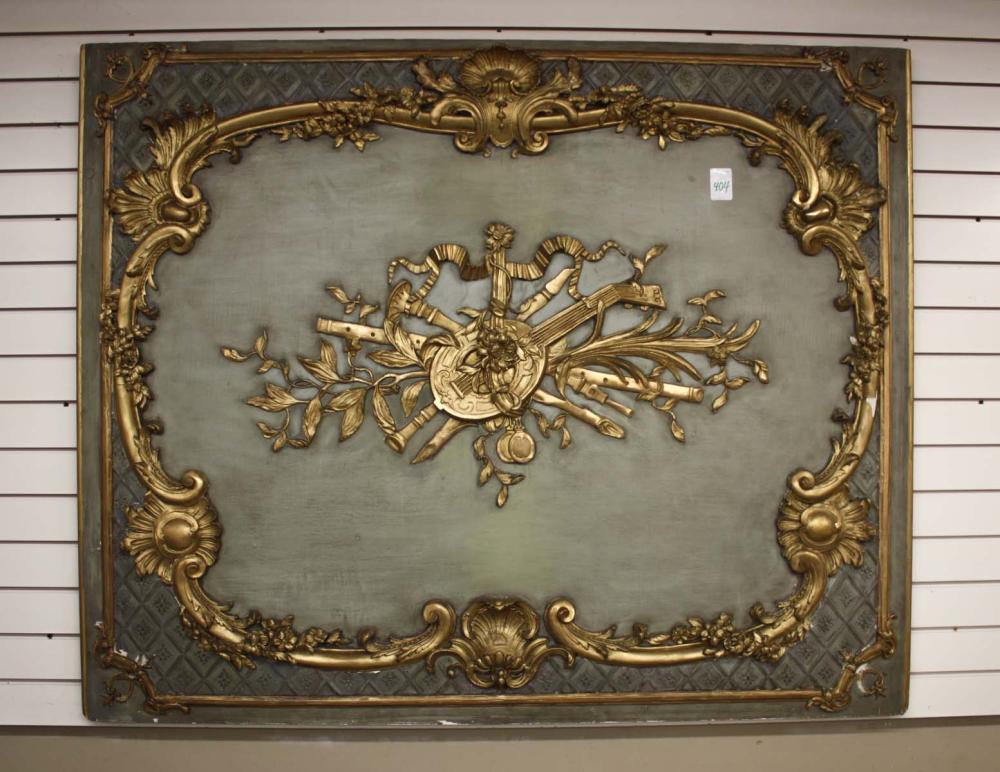 LOUIS XV STYLE CARVED AND PARCEL GILT 313e55