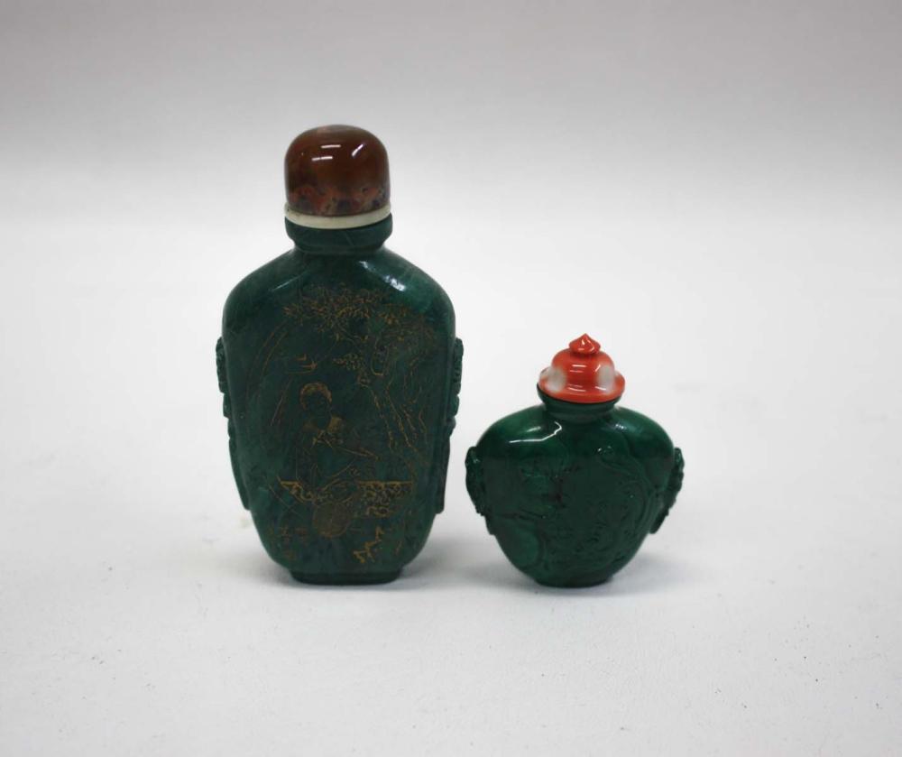 TWO CHINESE CARVED MALACHITE SNUFF 313ead