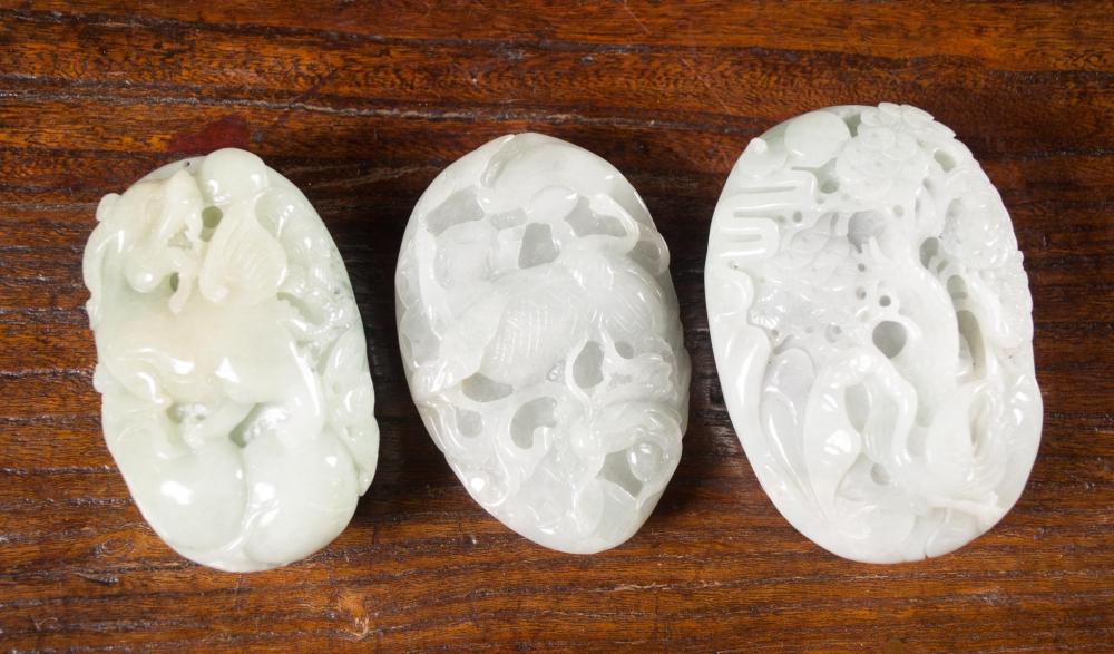 THREE CHINESE CARVED HARDSTONE 313ecc