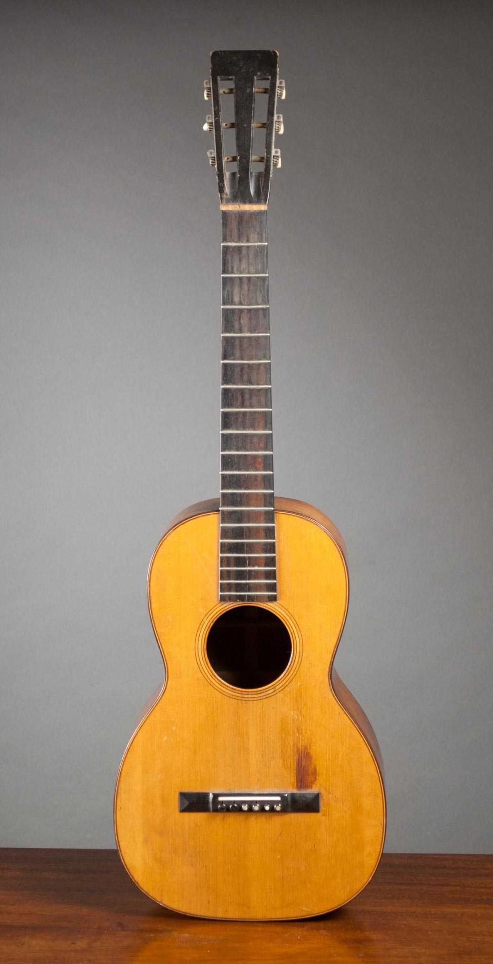 AN EARLY MARTIN ACOUSTIC GUITAR  314256
