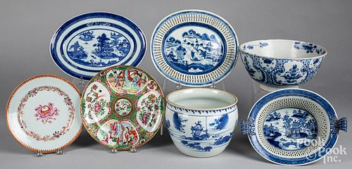 GROUP OF CHINESE EXPORT PORCELAINGroup