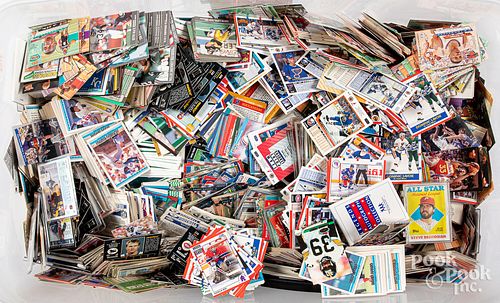 LARGE COLLECTION OF SPORTS TRADING CARDSLarge