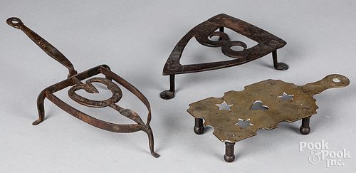 WROUGHT IRON TRIVET, EARLY 19TH