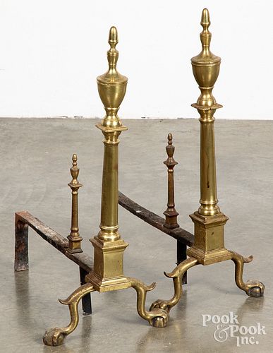 PAIR OF FEDERAL STYLE BRASS ANDIRONSPair