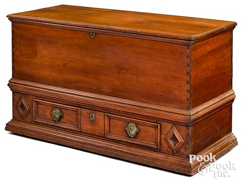 NEW YORK GUMWOOD BLANKET CHEST,