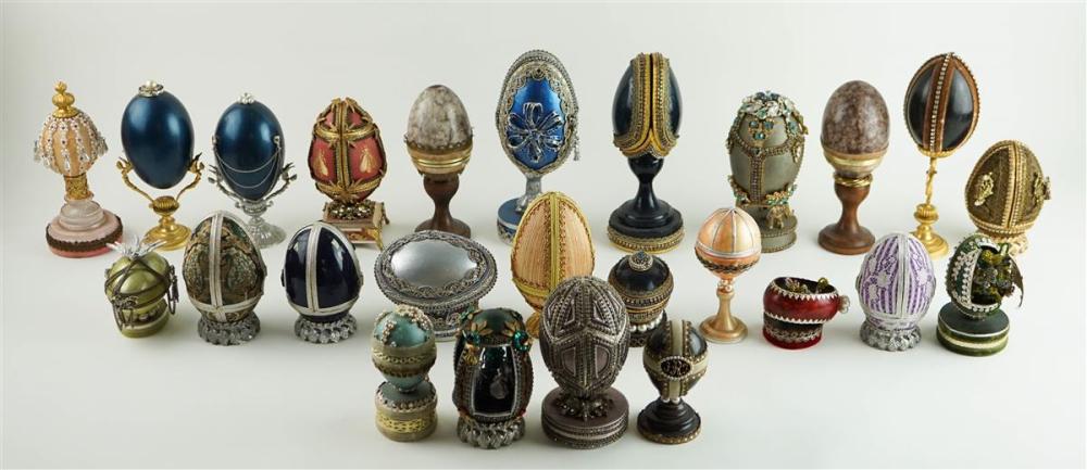 ASSORTMENT OF VARIOUS DECORATIVE