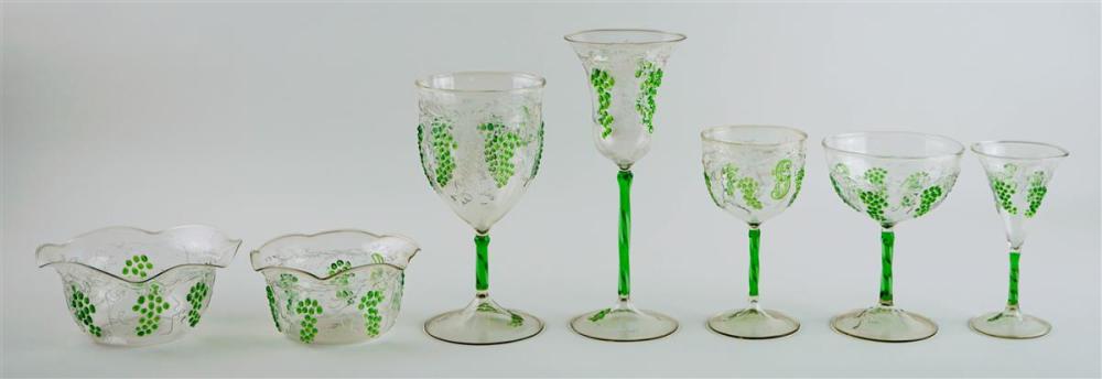 GREEN AND CLEAR GLASSWARE SETGREEN AND