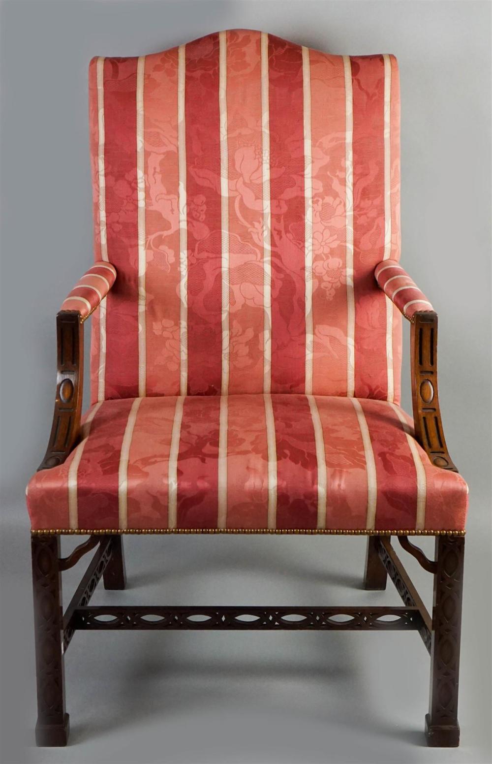 CHIPPENDALE STYLE DAMASK STRIPE