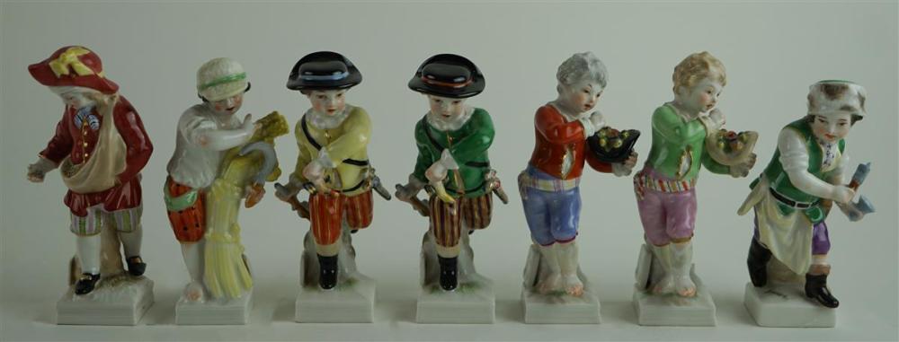 SIX BERLIN K P M PORCELAIN MINIATURE 312508