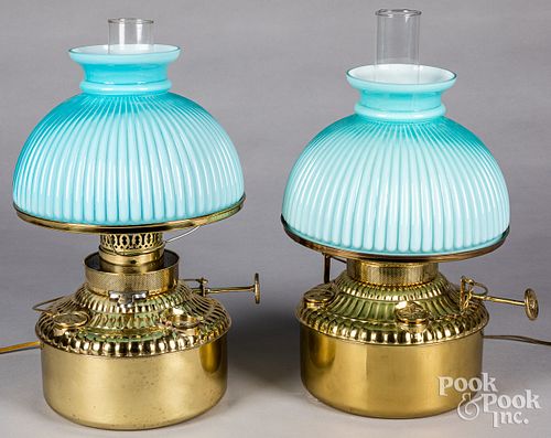 PAIR OF BRASS FLUID LAMPSPair of 31265f