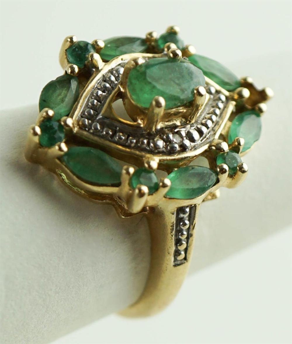 14K YELLOW GOLD AND EMERALD RING14K