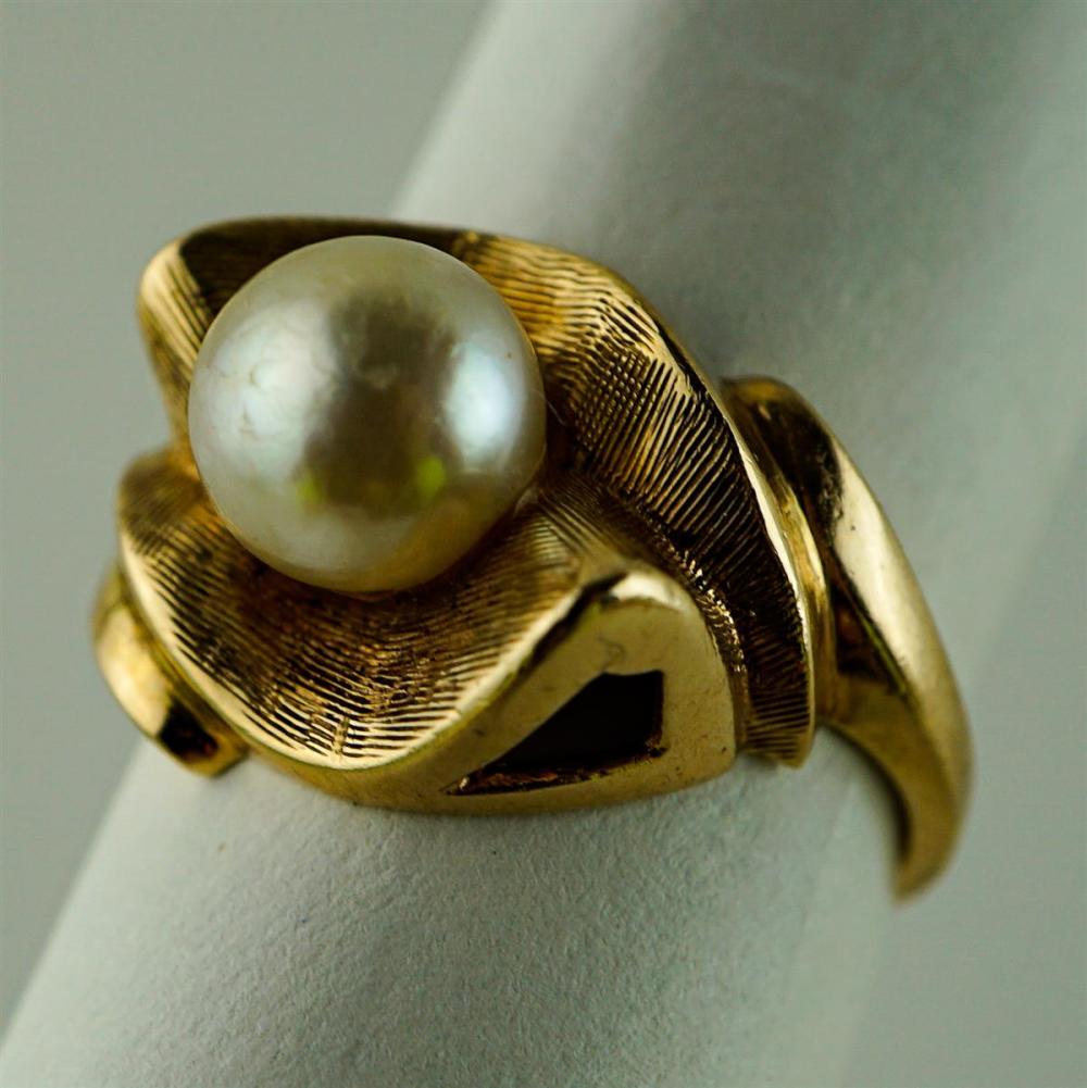 14K YELLOW GOLD AND PEARL RING14K