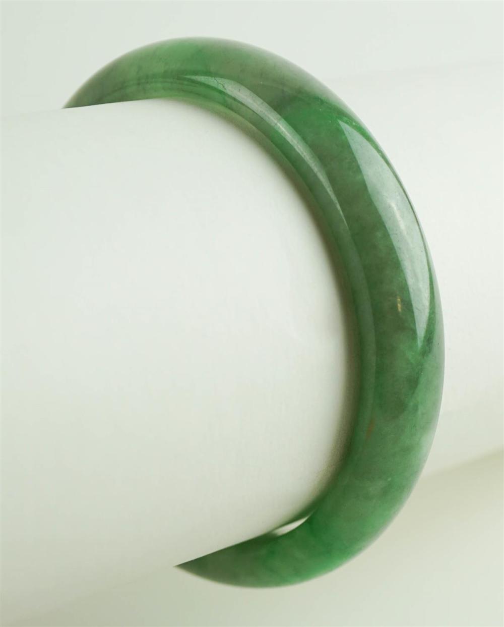 JADE BANGLE BRACELETJADE BANGLE