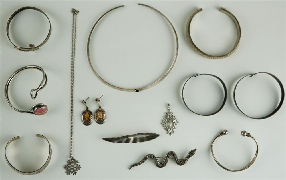 COLLECTION OF SILVER JEWELRYCOLLECTION