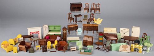 LARGE GROUP OF DOLLHOUSE FURNITURE 31290a
