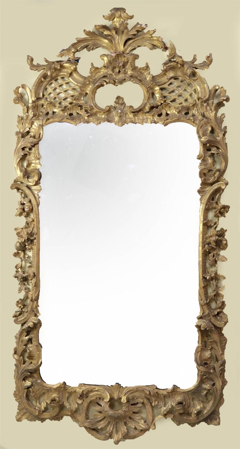 GEORGE III CARVED GILTWOOD MIRROR,