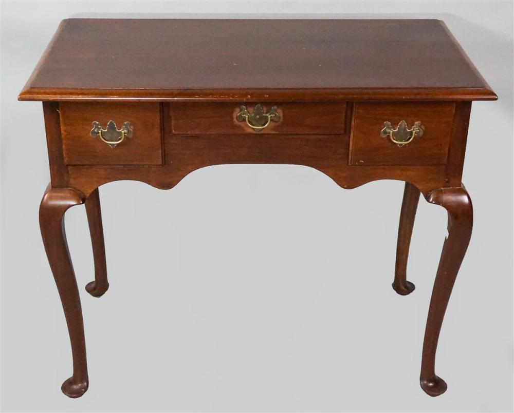 QUEEN ANNE STYLE MAHOGANY LOWBOYQUEEN 312b09