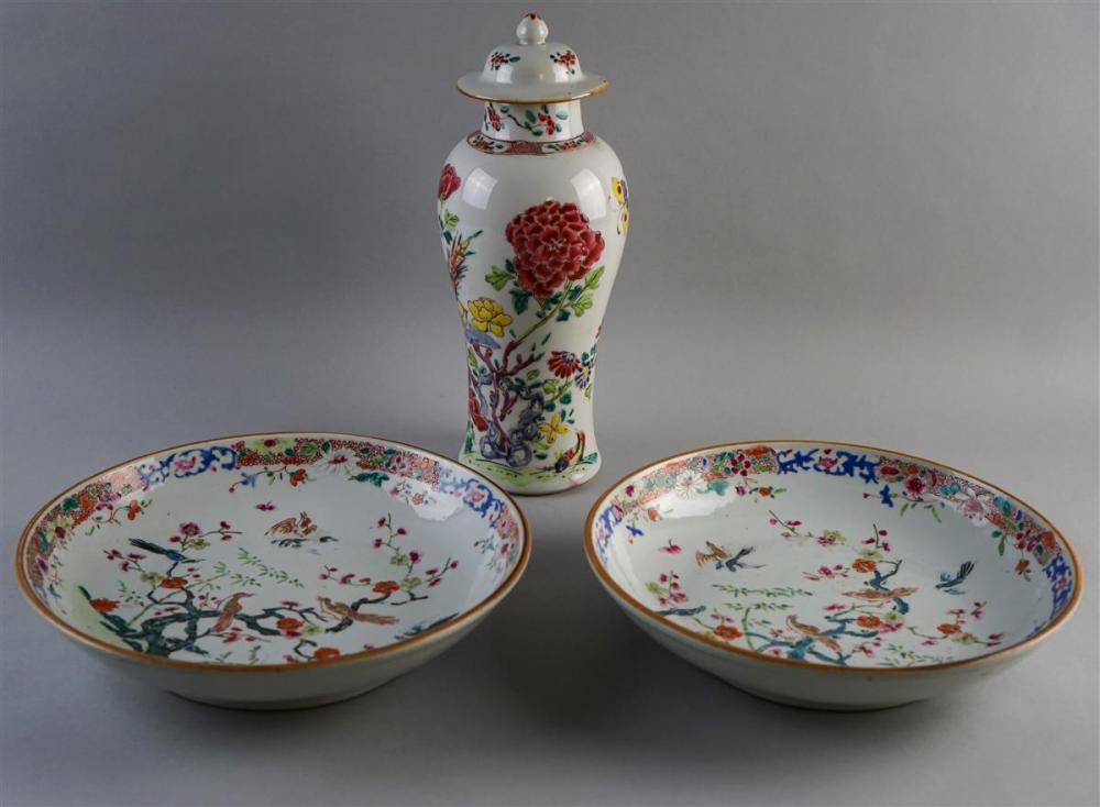 THREE PIECES OF CHINESE EXPORT FAMILLE