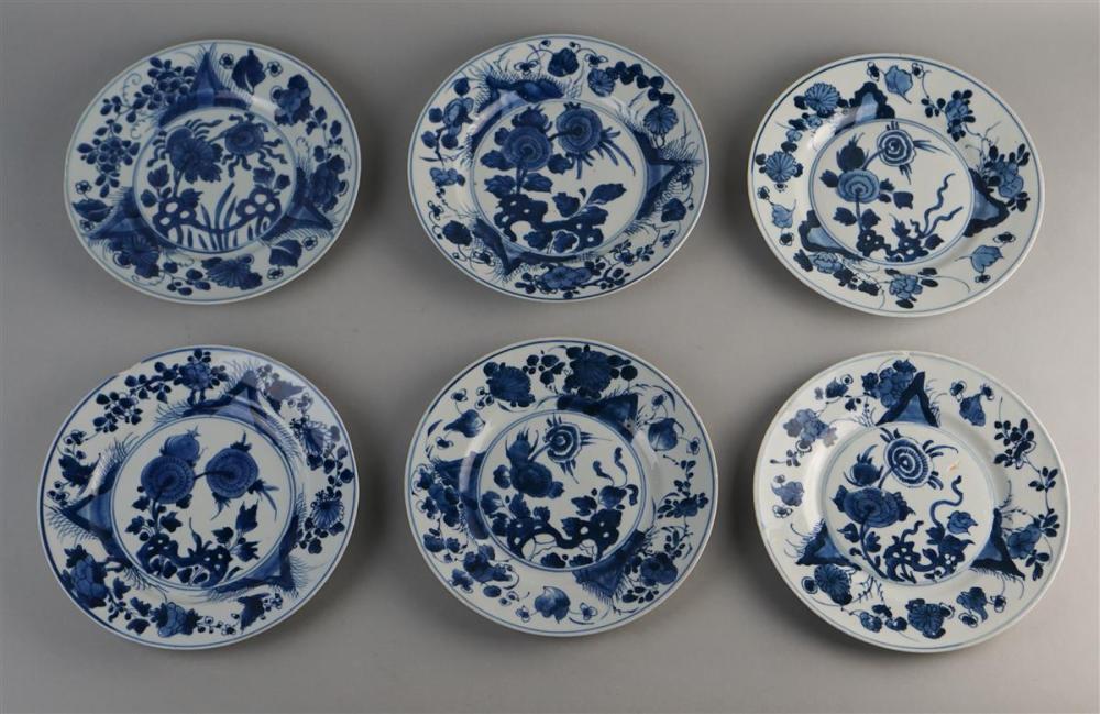 SIX JAPANESE UNDERGLAZE BLUE AND 312ba6