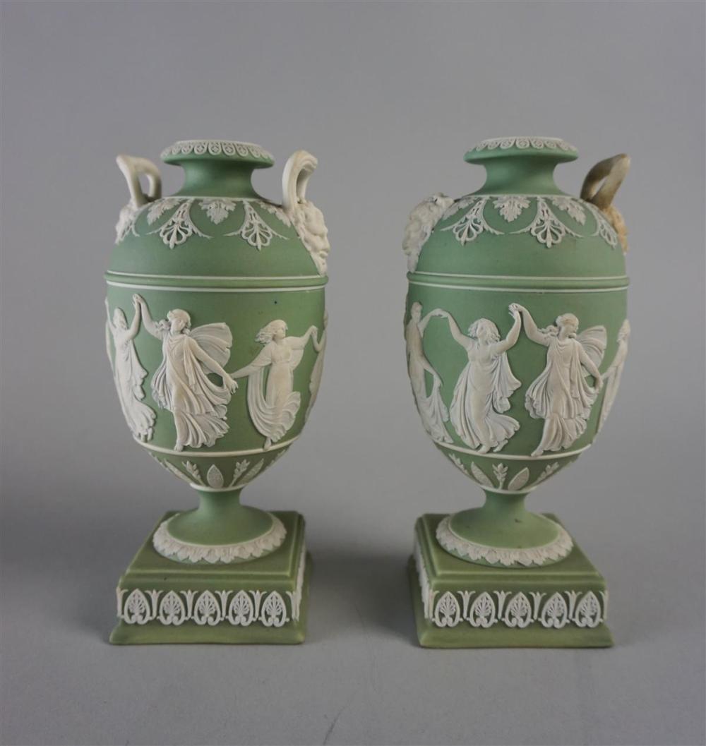 PAIR OF WEDGWOOD GREEN AND WHITE 312bbb