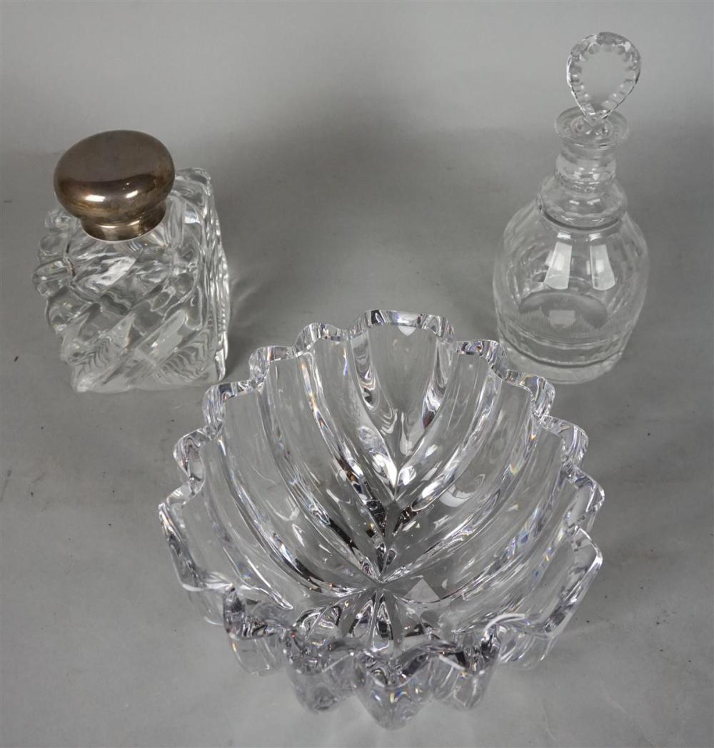 THREE GLASS AND CRYSTAL PIECESTHREE 312bf2