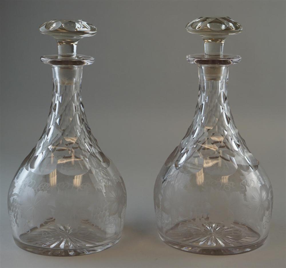 PAIR OF ENGLISH CUT GLASS DECANTERS 312bf0