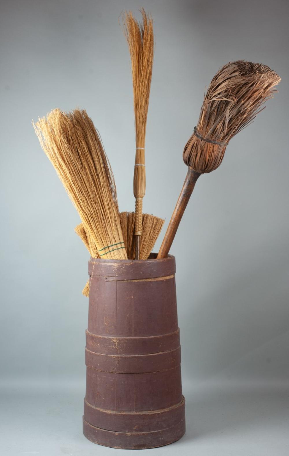 AMERICAN WOODEN BUTTER CHURN WITH