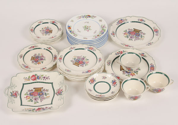 Wedgwood floral pattern dinnerware 4eb24