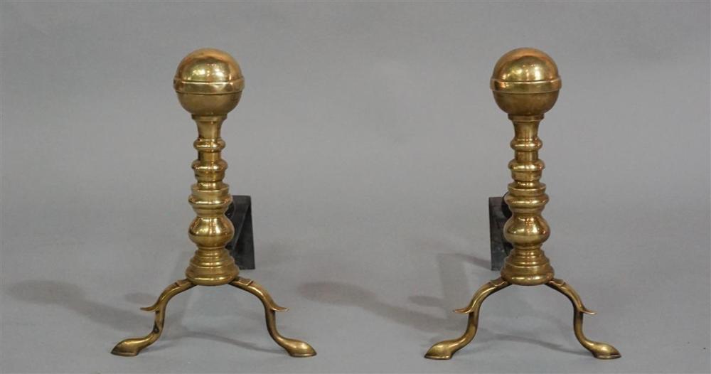 PAIR OF AMERICAN BALL-TOP BRASS