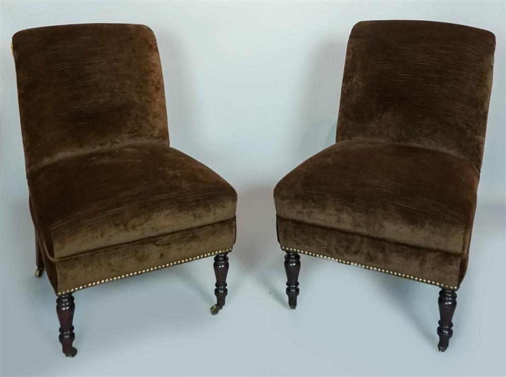 PAIR OF AMERICAN MAHOGANY SLIPPER 313000