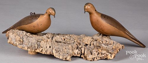 PAIR OF CARVED AND PAINTED DOVE
