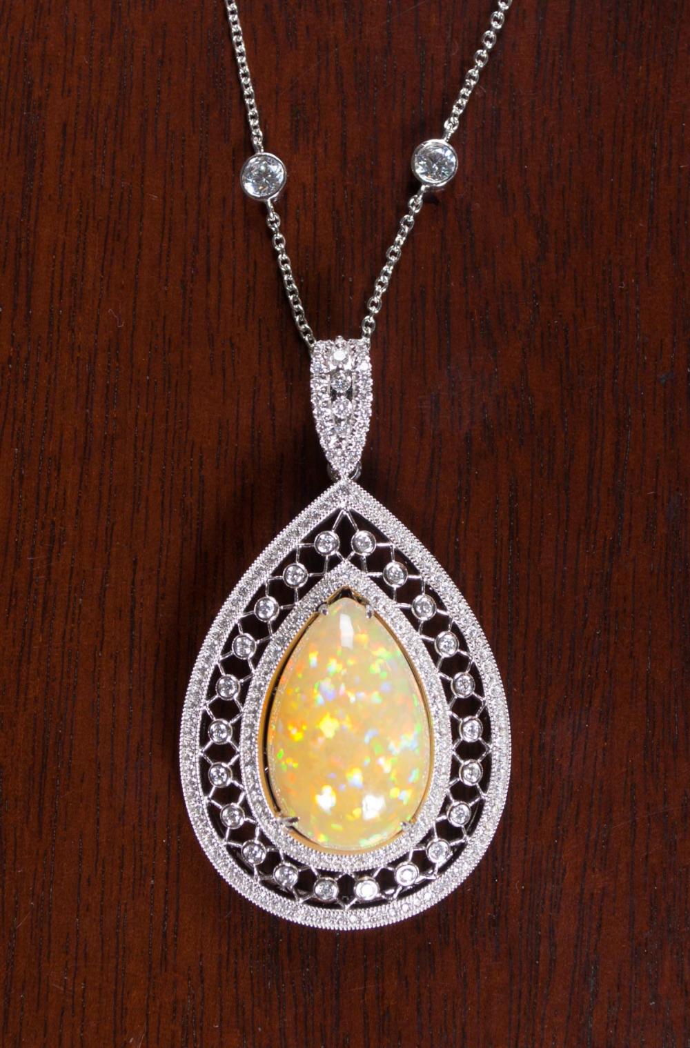 OPAL AND DIAMOND PENDANT NECKLACE  31591f