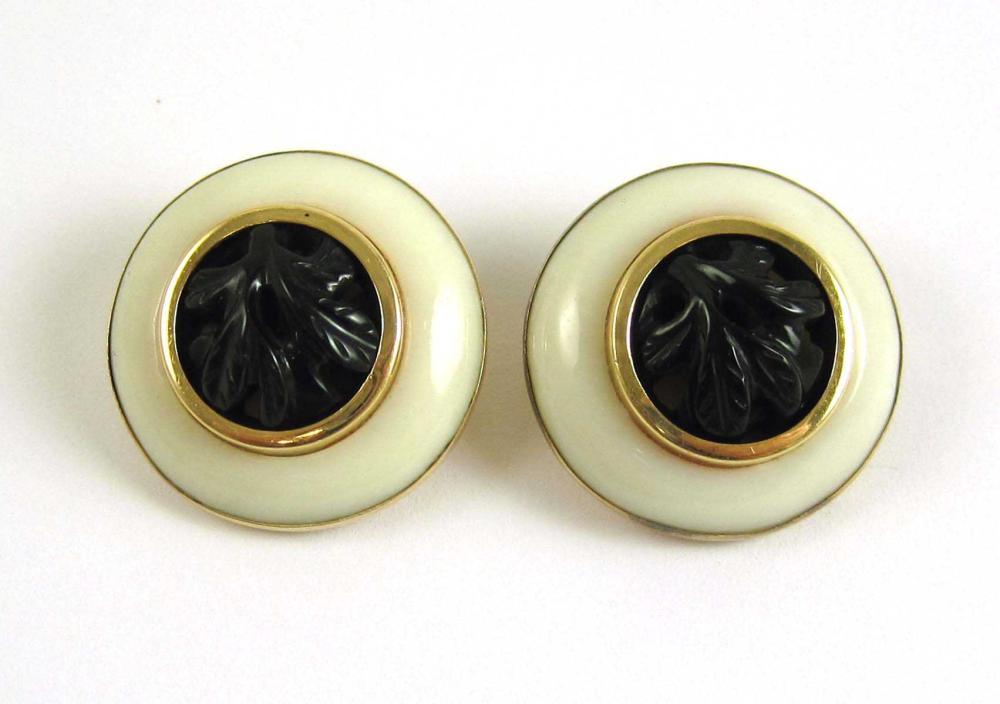 BLACK AND WHITE ONYX CLIP ON EARRINGS  31593e