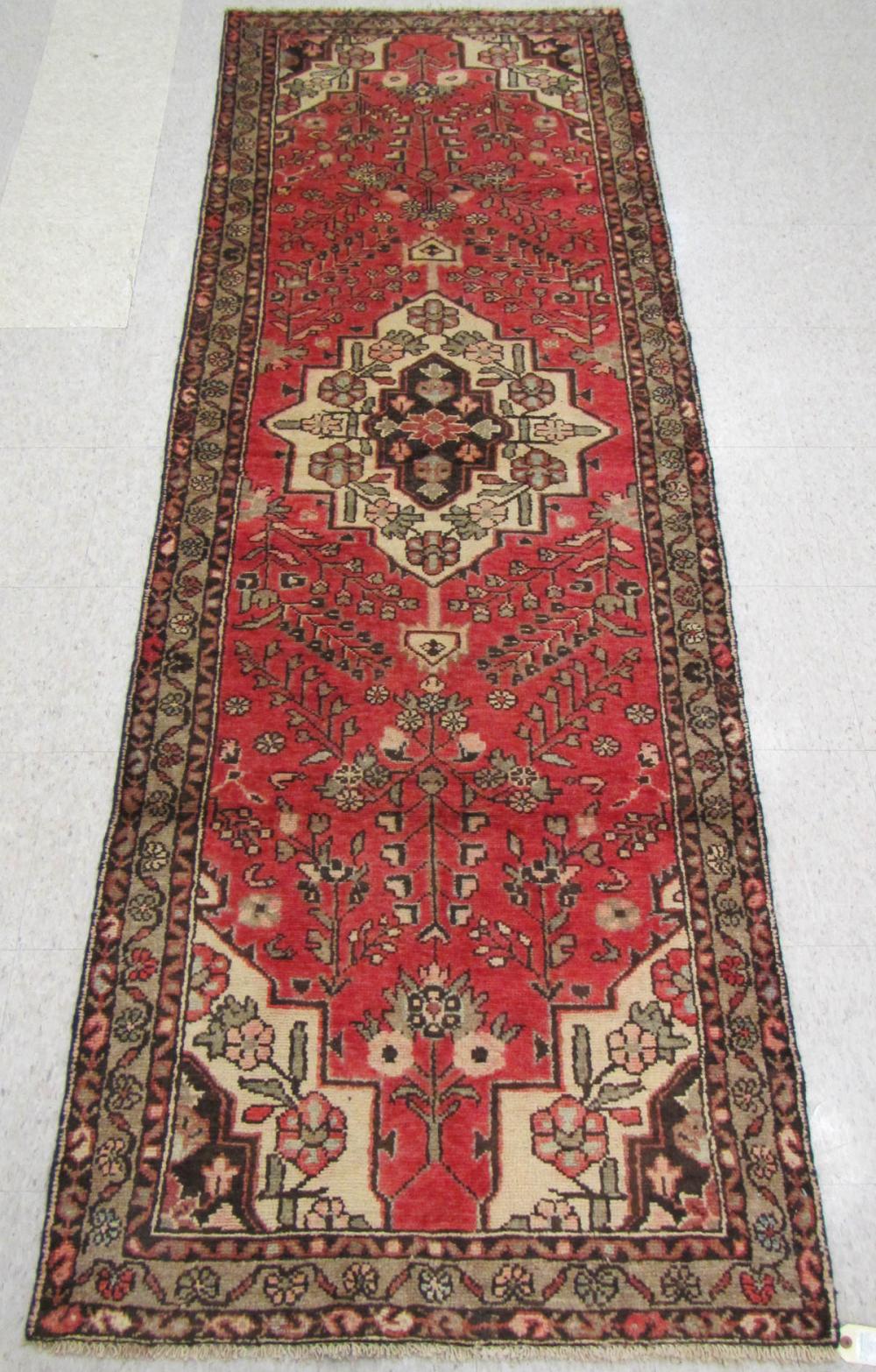 HAND KNOTTED PERSIAN AREA RUG  31597f