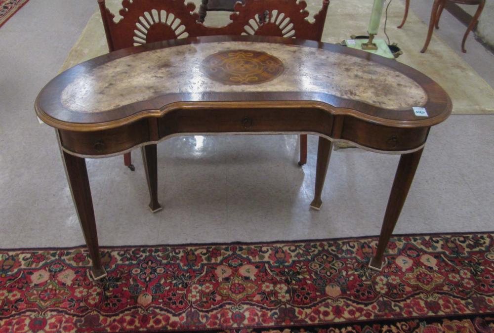 KIDNEY SHAPED WRITING TABLE 18TH 31598c