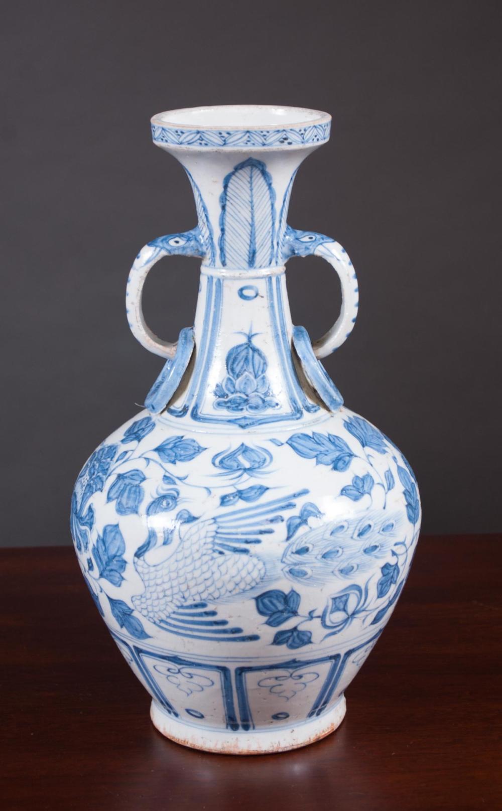 CHINESE BLUE AND WHITE POTTERY