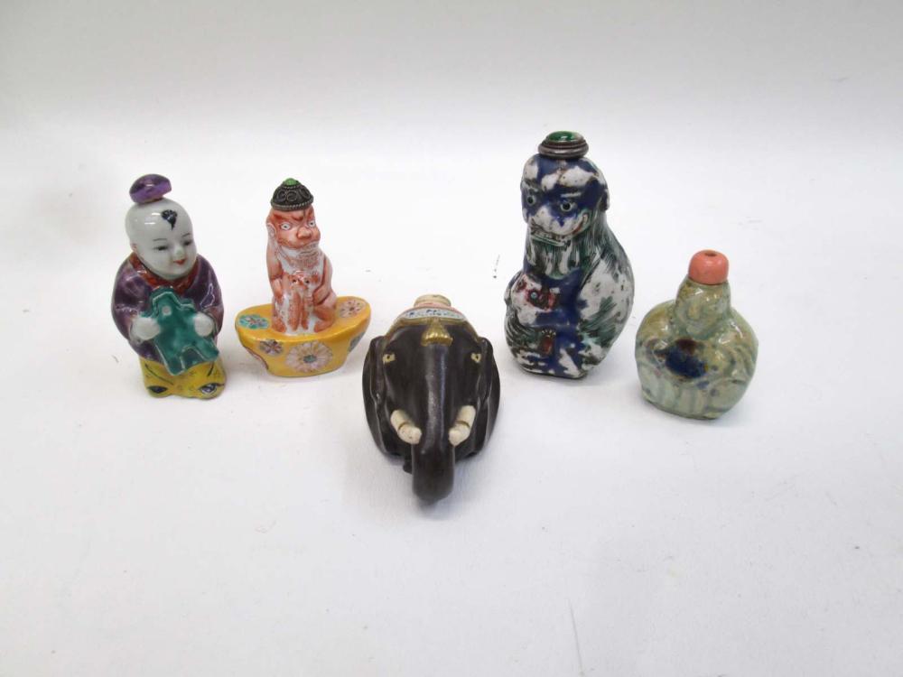 TEN CHINESE PORCELAIN SNUFF BOTTLES  3159b5