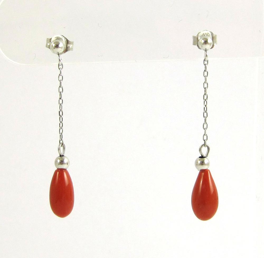 PAIR OF CORAL AND WHITE GOLD DANGLE 3159c6