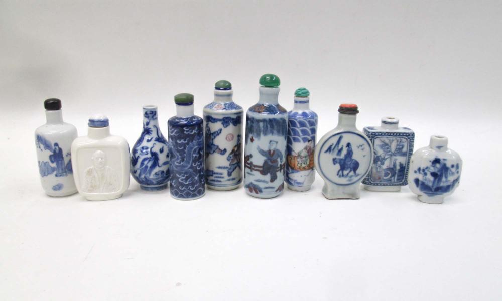 TEN CHINESE PORCELAIN SNUFF BOTTLES  3159cd