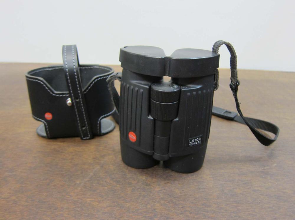 LEICA MODEL 10 X 42 BA TRINOVID BINOCULARS,