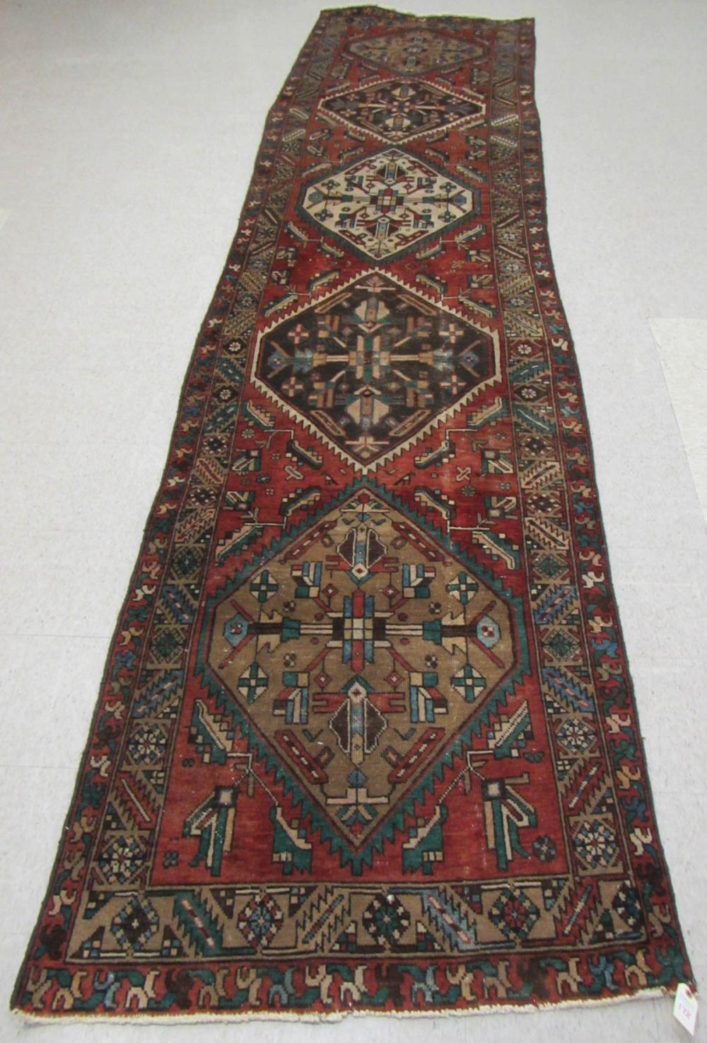 SEMI ANTIQUE PERSIAN TRIBAL HALL 315a3e