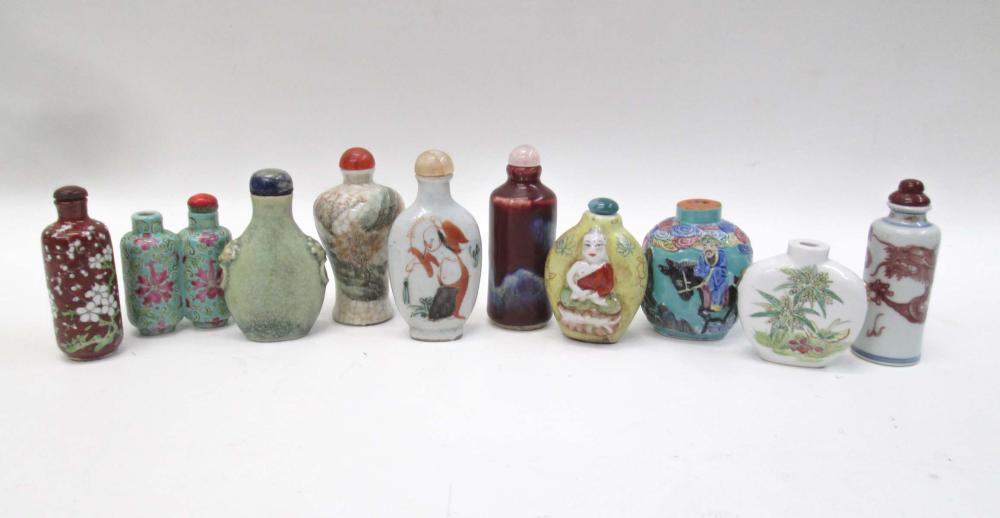 TEN CHINESE PORCELAIN SNUFF BOTTLES  315a86