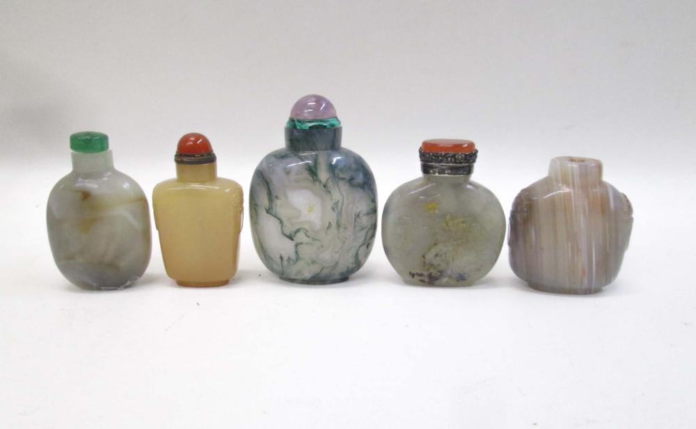 FIVE CHINESE AGATE SNUFF BOTTLES,