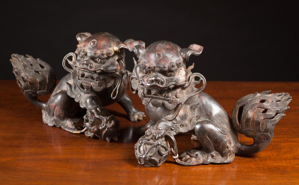 PAIR OF CHINESE GILT BRONZE FOO LION 315ae0