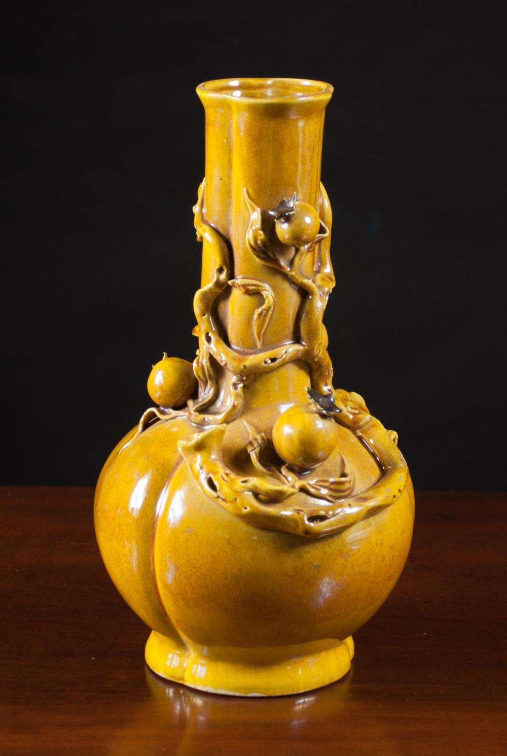 CHINESE MONOCHROME PORCELAIN VASE, GOLDEN